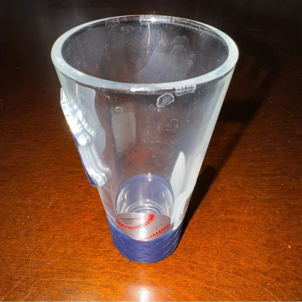 MLB New York Yankees Collectors Shot Glass 4 Oz. With Blue Silicone Base